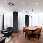 Radisson Blu Hotel, Hotel