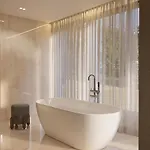 Radisson Blu Hotel, Hotel