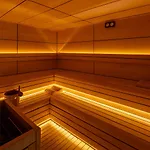 Radisson Blu Hotel, Hotell