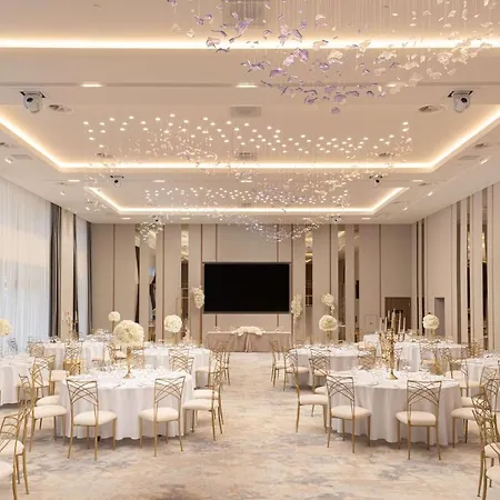 Готель Radisson Blu Hotel,