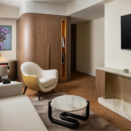 Szálloda Radisson Blu Hotel, 5*
