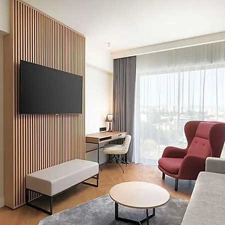 Radisson Blu Hotel, Hotel
