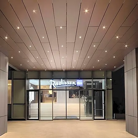 Radisson Blu Hotel, Hotel
