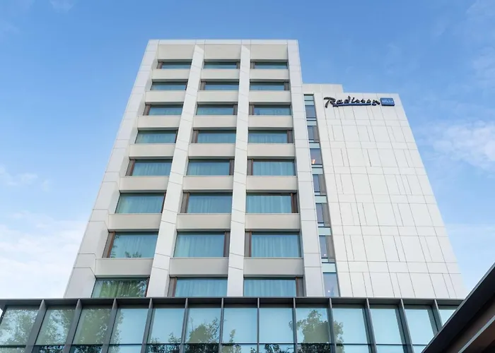 מלון Radisson Blu Hotel, 5*